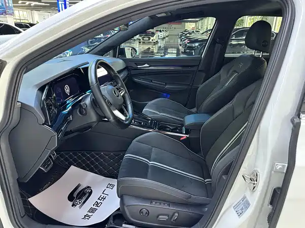 Volkswagen Golf 2021