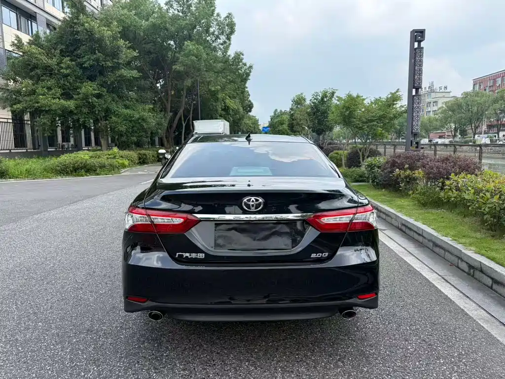 Toyota Camry 2022 — фото 4
