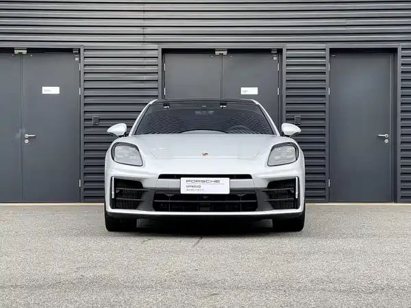 Porsche Panamera 2025