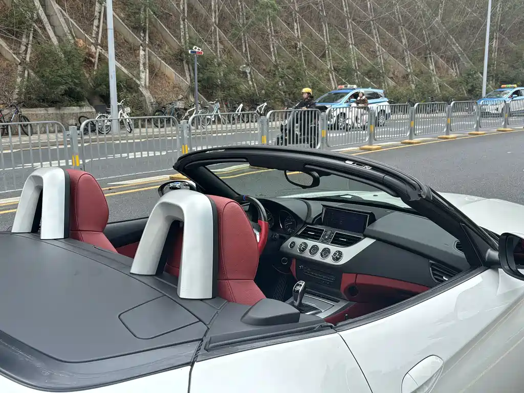 BMW Z4 2016 — фото 12