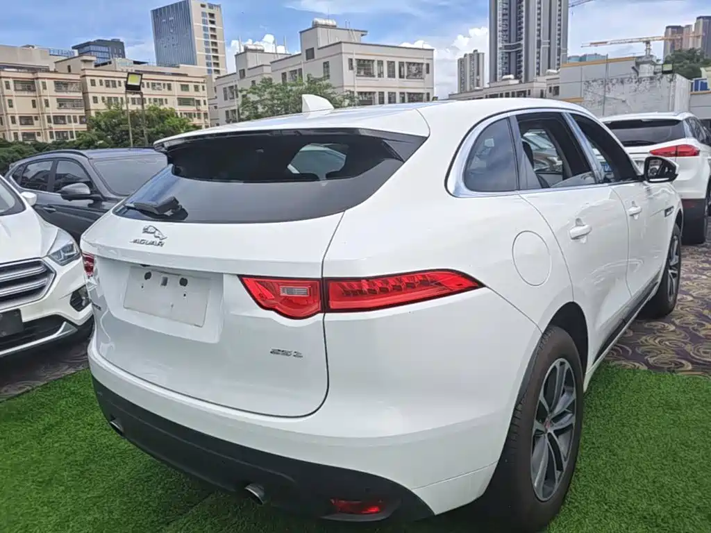 Jaguar F-PACE 2017