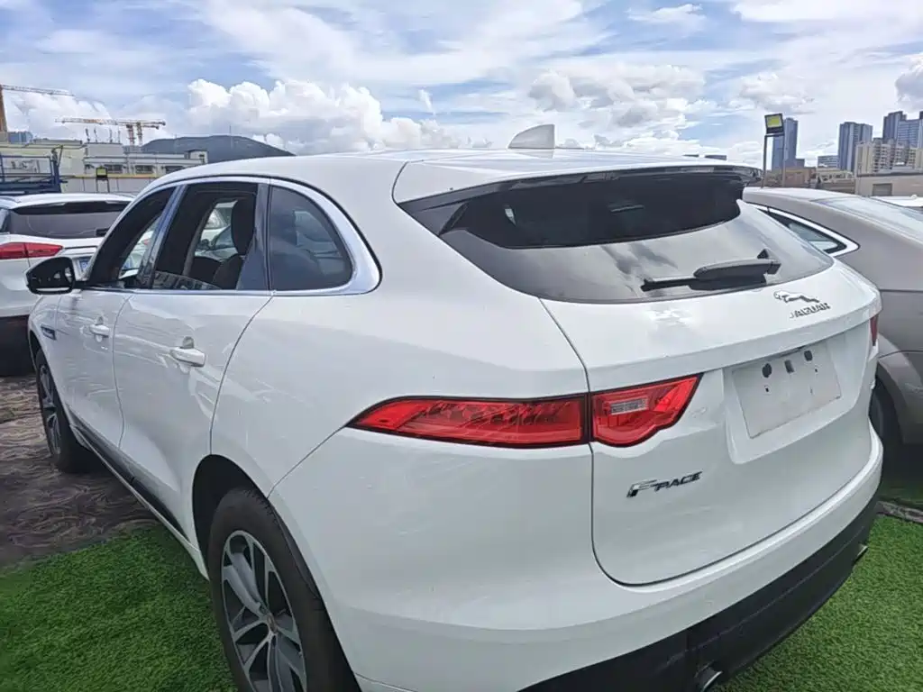 Jaguar F-PACE 2017