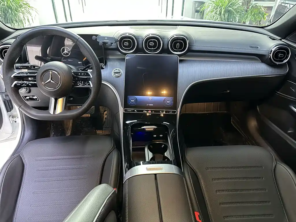 Mercedes-Benz C-Class 2024