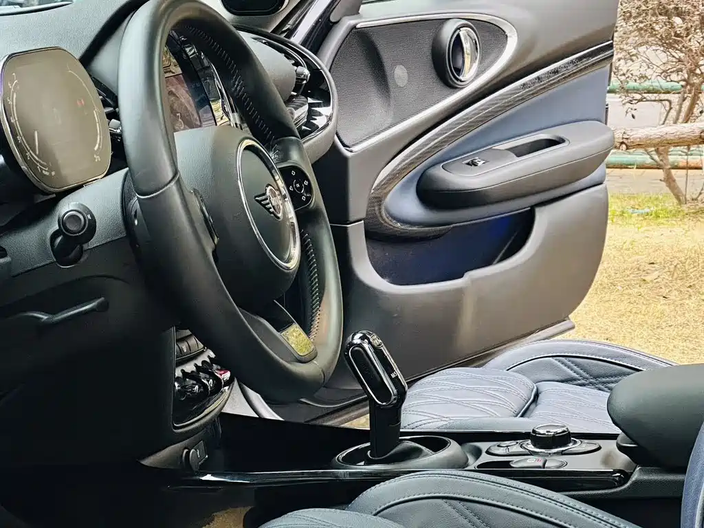 MINI Clubman 2023 — фото 11
