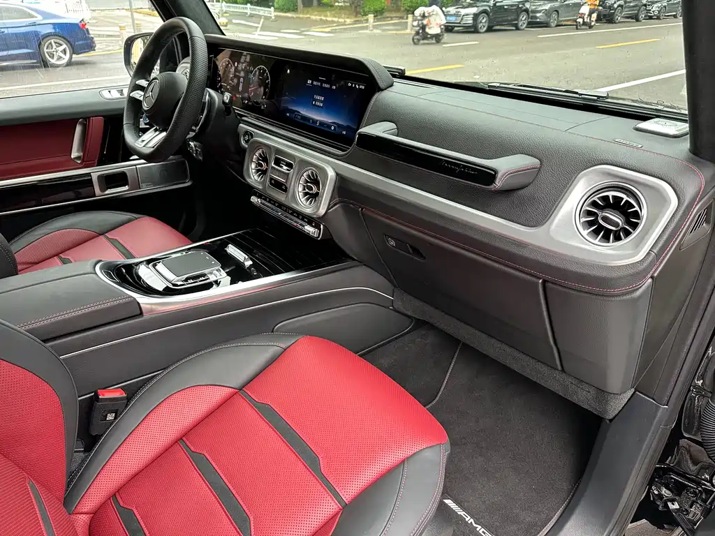 Mercedes-Benz G-Class AMG 2025 — фото 12