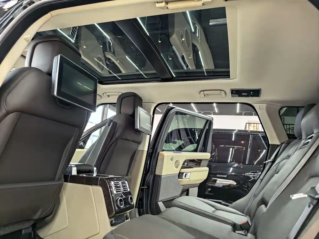 Land Rover Range Rover 2021 — фото 13