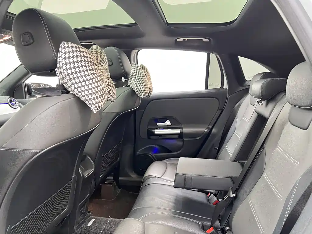 Mercedes-Benz GLA AMG 2021 — фото 19
