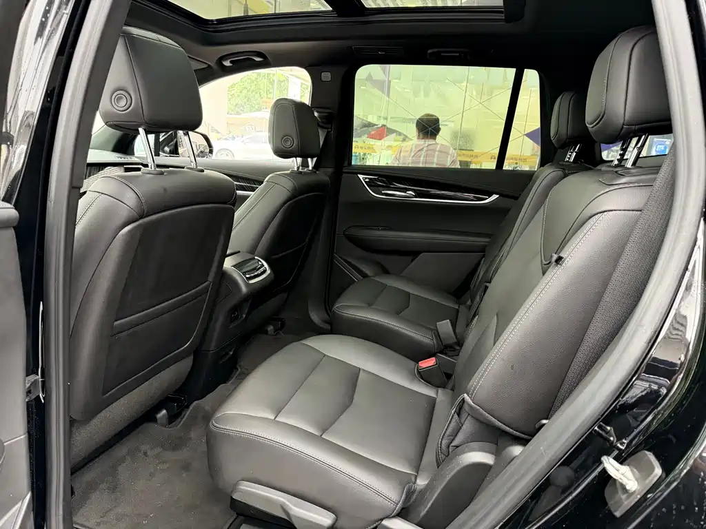 Cadillac XT6 2022 — фото 16