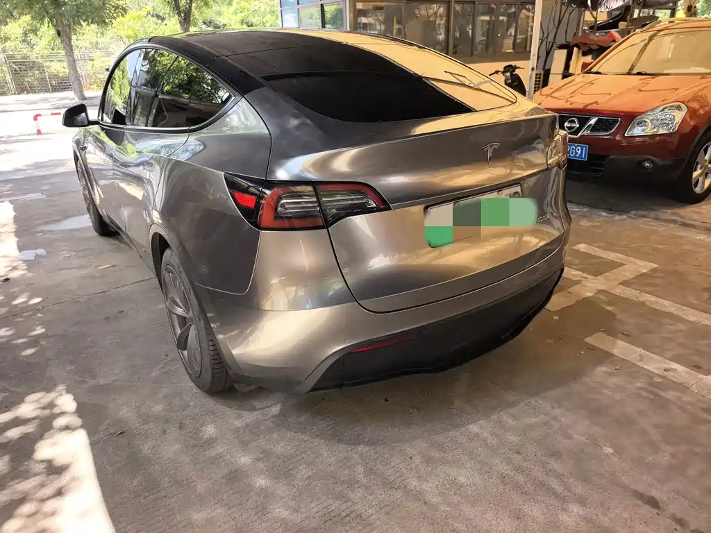 Tesla Model Y 2023 — фото 15