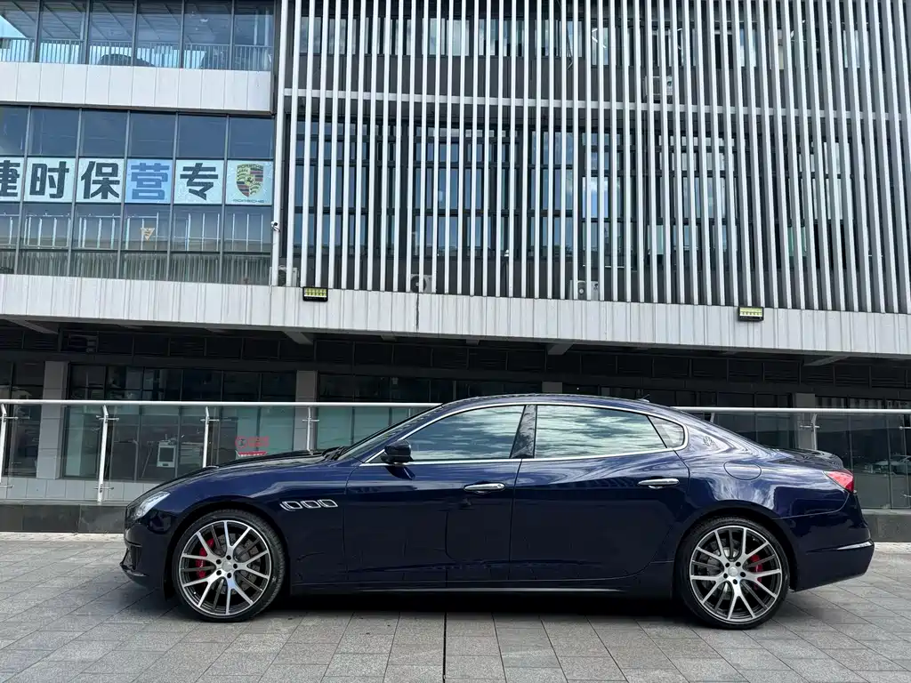 Maserati Quattroporte 2017 — фото 2