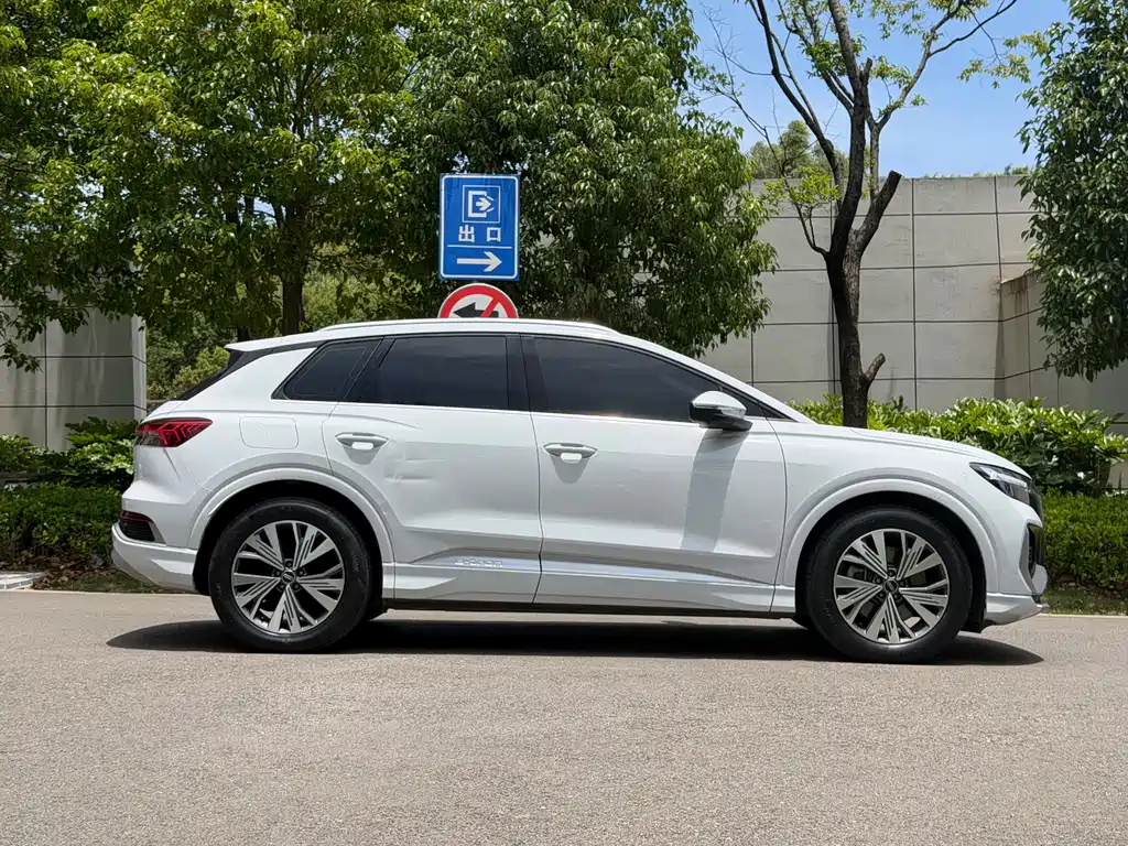 Audi Q4 e-tron 2023