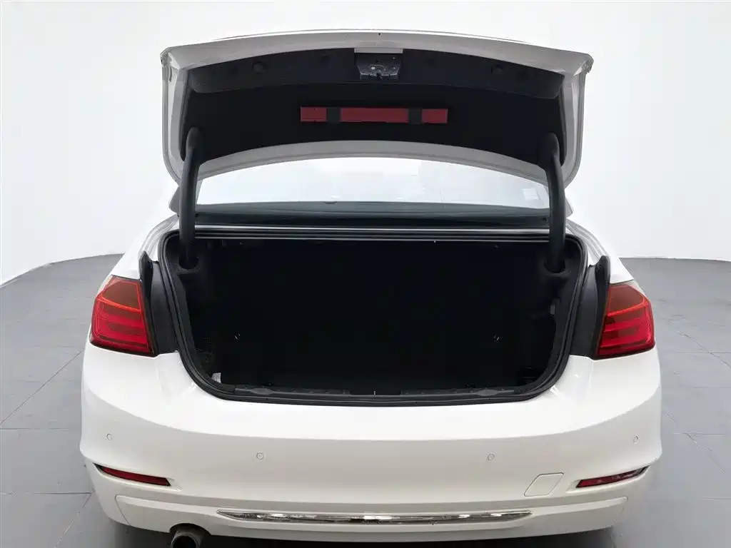 BMW 3 Series 2015 — фото 16