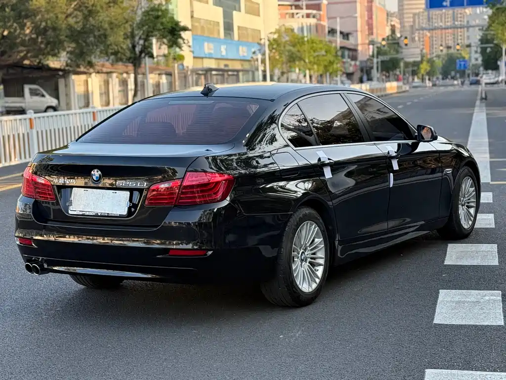 BMW 5 Series 2016 — фото 4