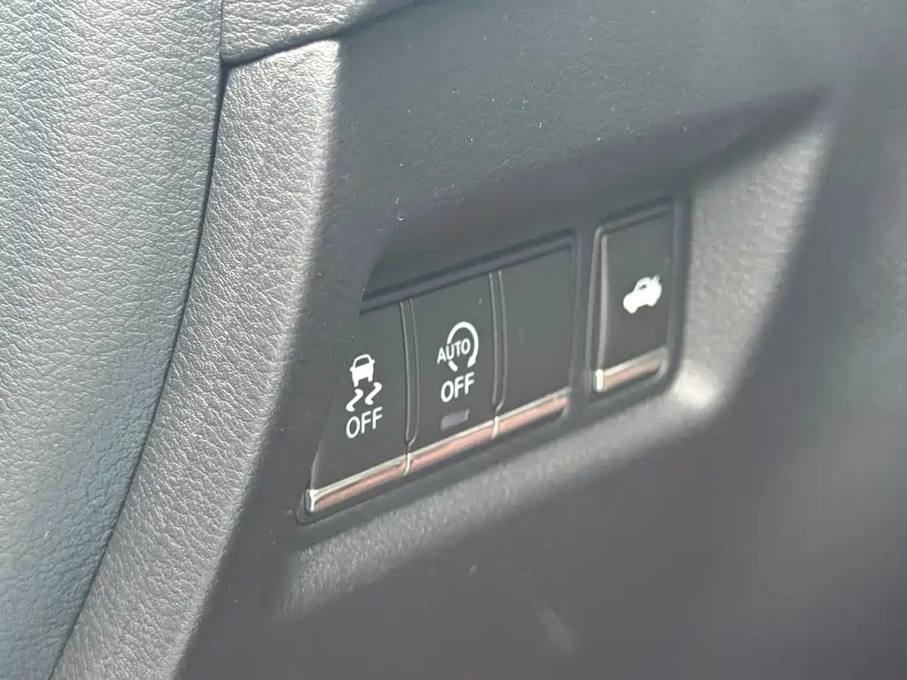 Infiniti Q50L 2015 — фото 15