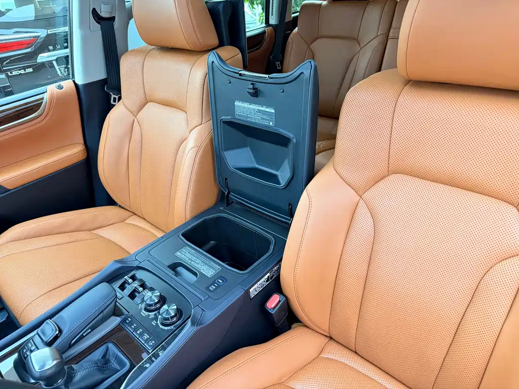 Lexus LX 2017 — фото 16