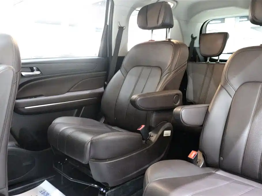 GAC Motor Trumpchi M6 2020 — фото 9