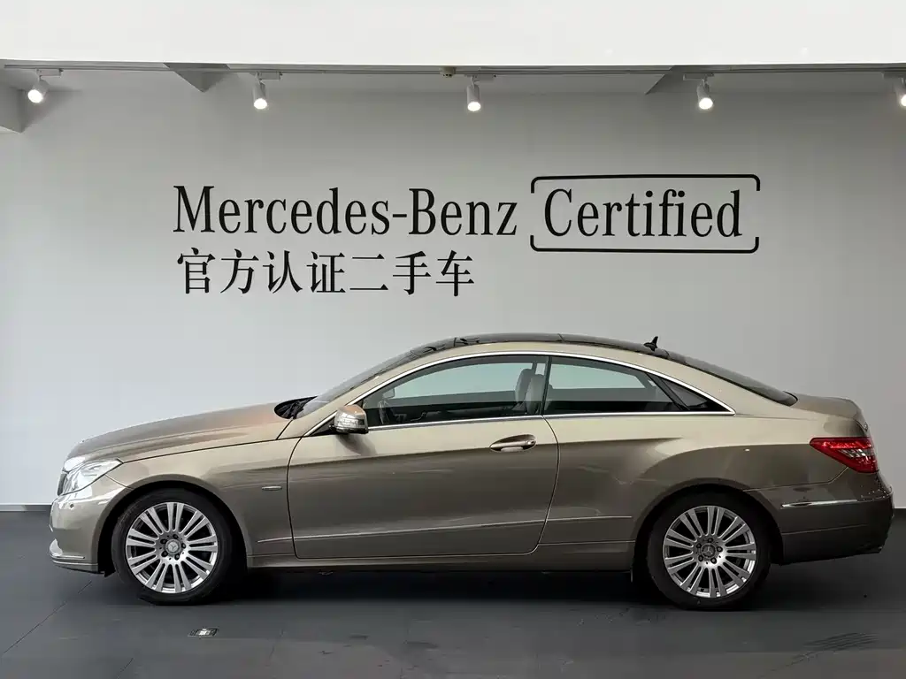Mercedes-Benz E-Class 2010 — фото 11