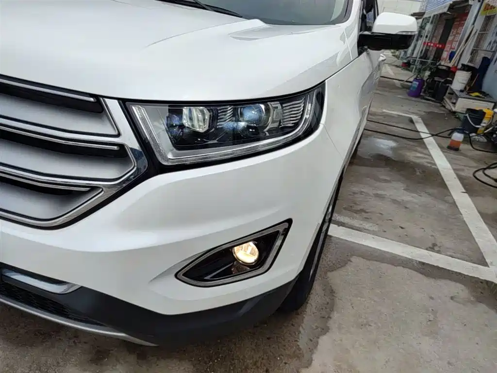 Ford Edge 2020 — фото 24