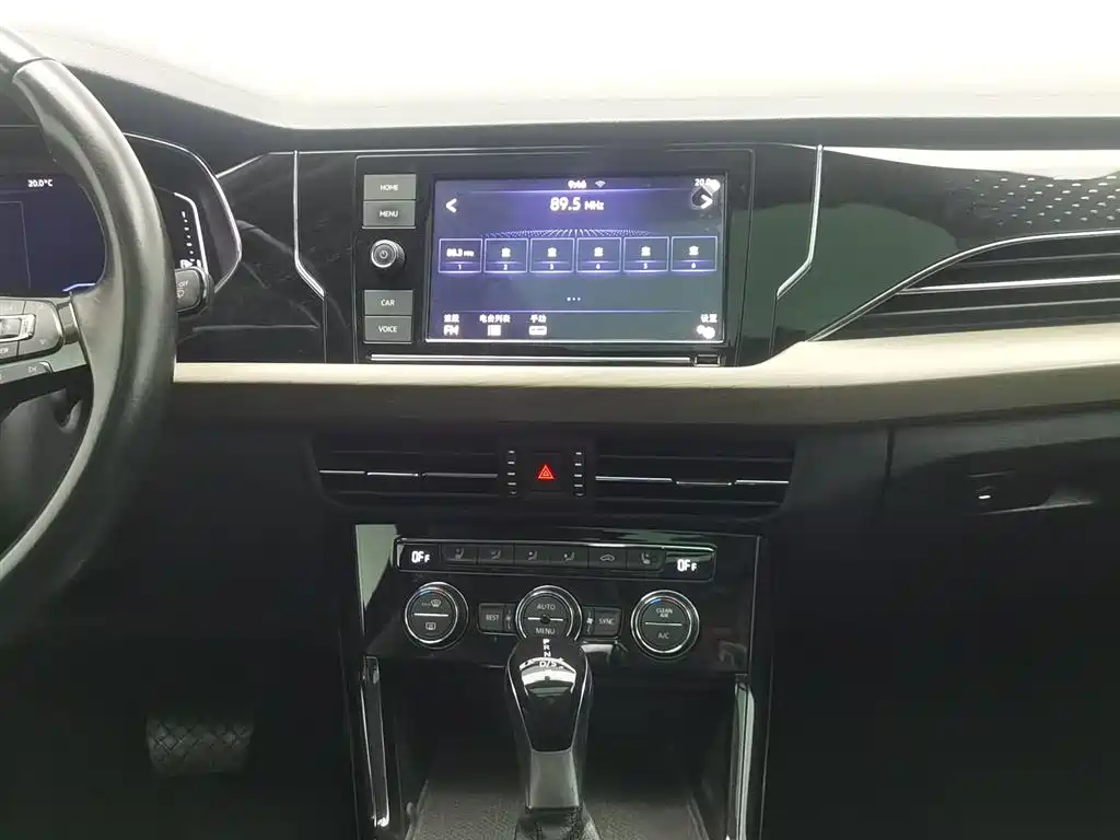 Volkswagen Passat 2019 — фото 12