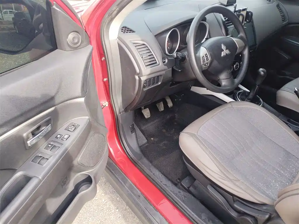 Mitsubishi ASX 2015 — фото 12