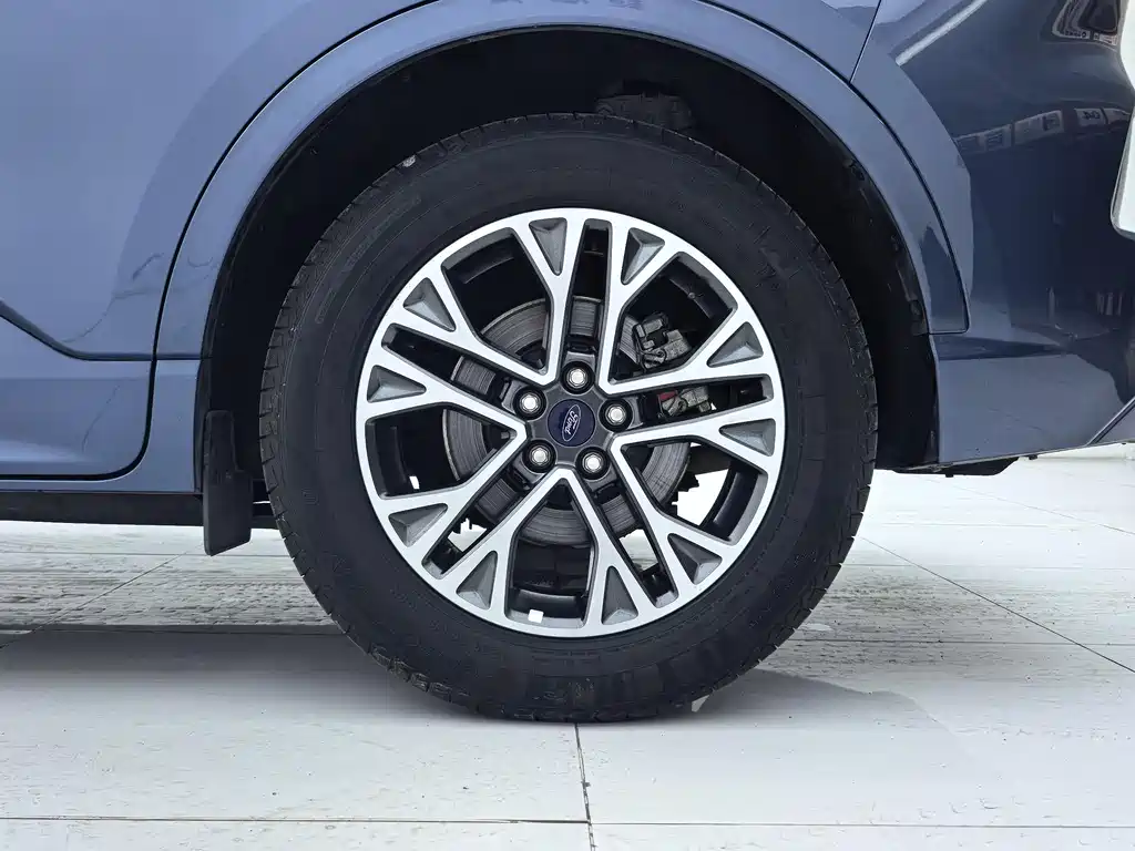 Ford Escape 2020 — фото 26