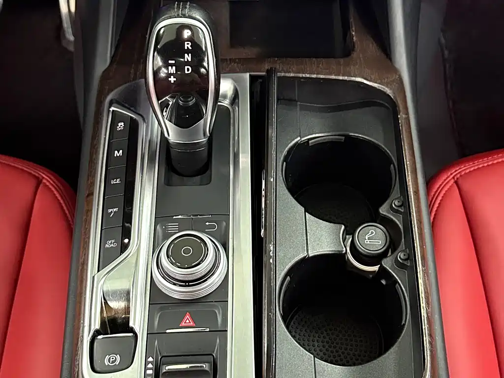 Maserati Levante 2018 — фото 17
