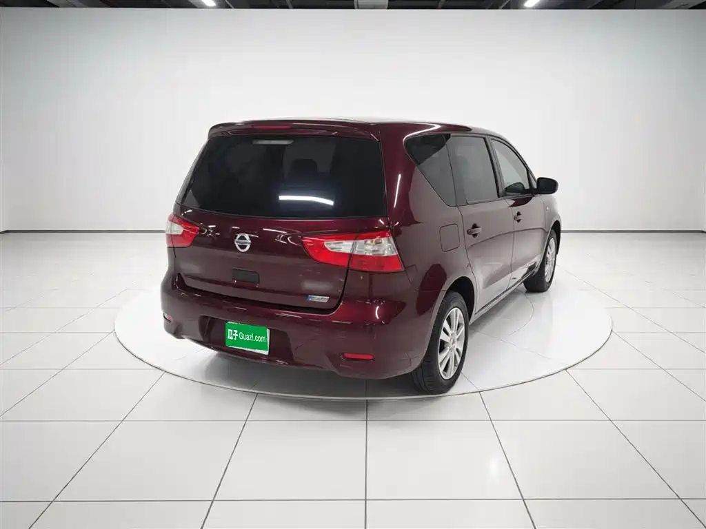 Nissan Livina 2015 — фото 7