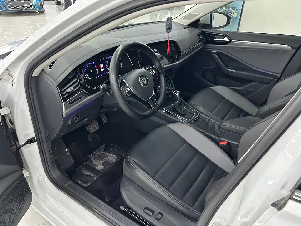Volkswagen Sagitar 2022