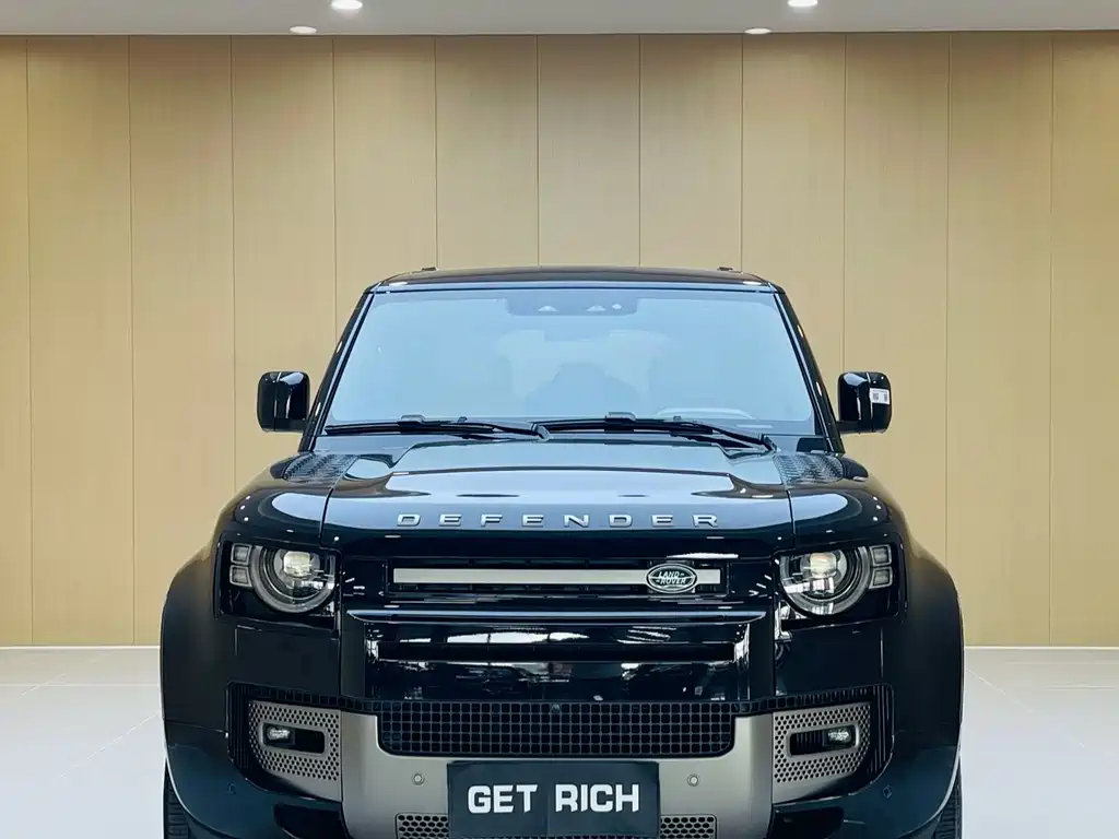 Land Rover Defender 2025