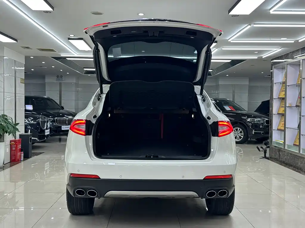 Maserati Levante 2018 — фото 7