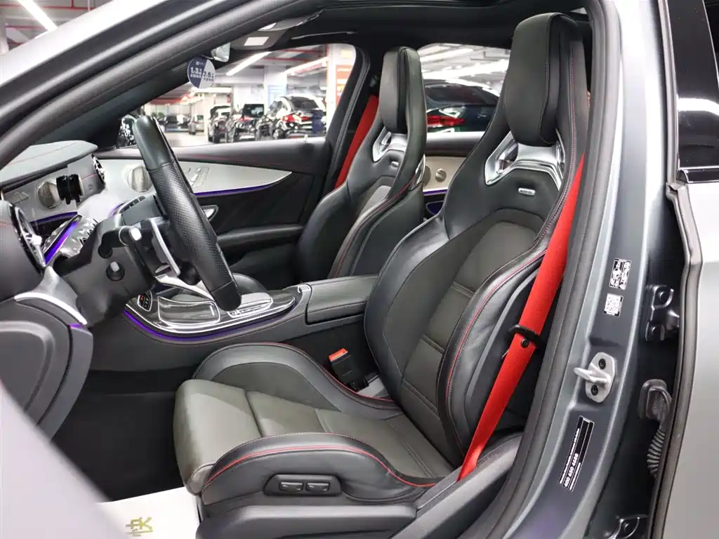 Mercedes-Benz E-Class AMG 2022 — фото 11