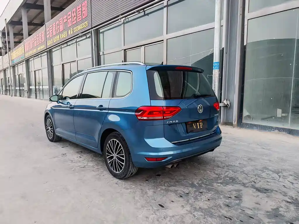 Volkswagen Touran 2018 — фото 4
