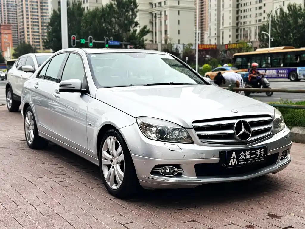 Mercedes-Benz C-Class 2011