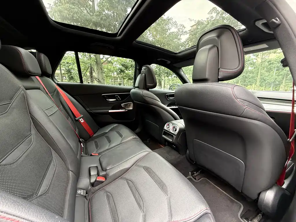 Mercedes-Benz C-Class AMG 2024 — фото 16