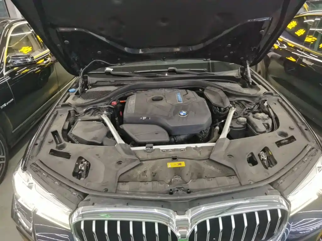 BMW 5 Series New Energy 2021 — фото 20