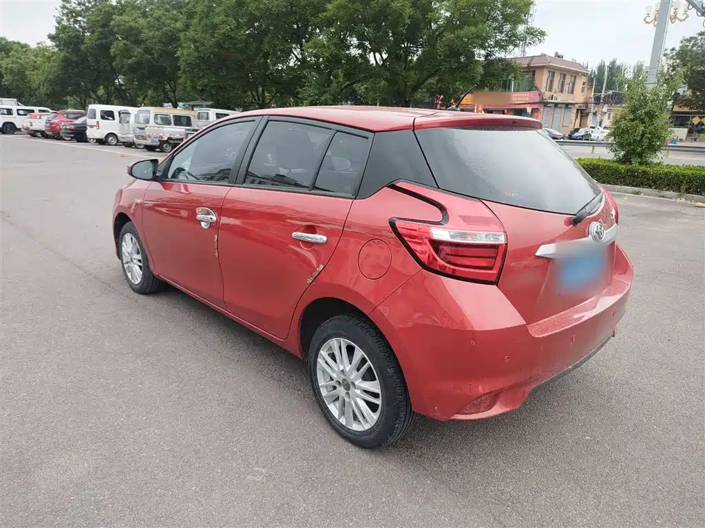 Toyota Yaris L 2018 — фото 9