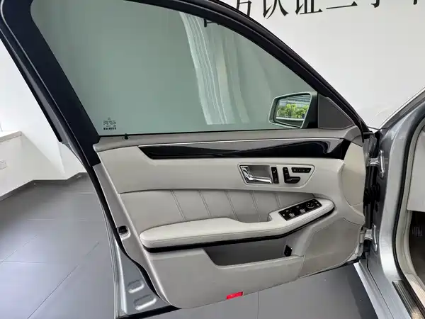 Mercedes-Benz E-Class 2010