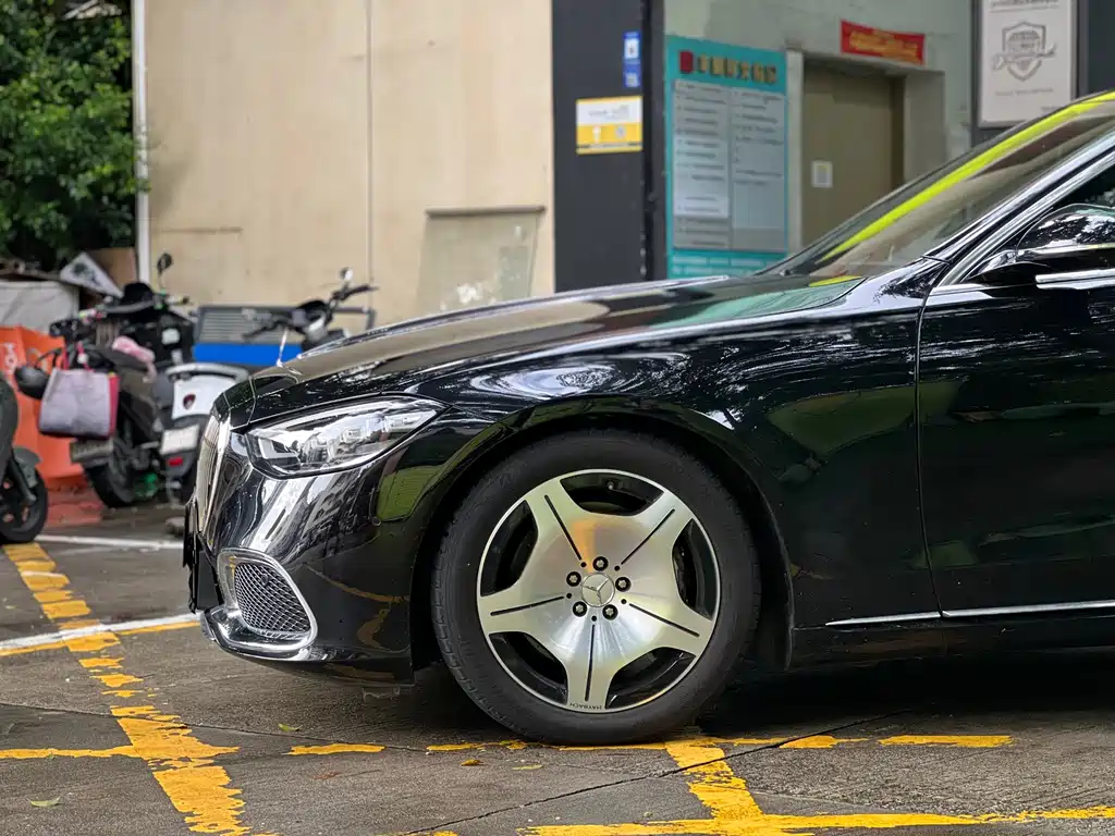 Mercedes-Benz Maybach S-Class 2025