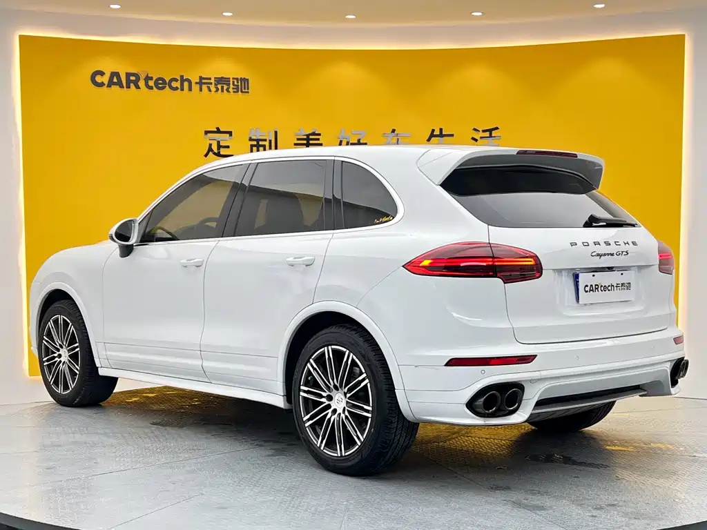 Porsche Cayenne 2017 — фото 24