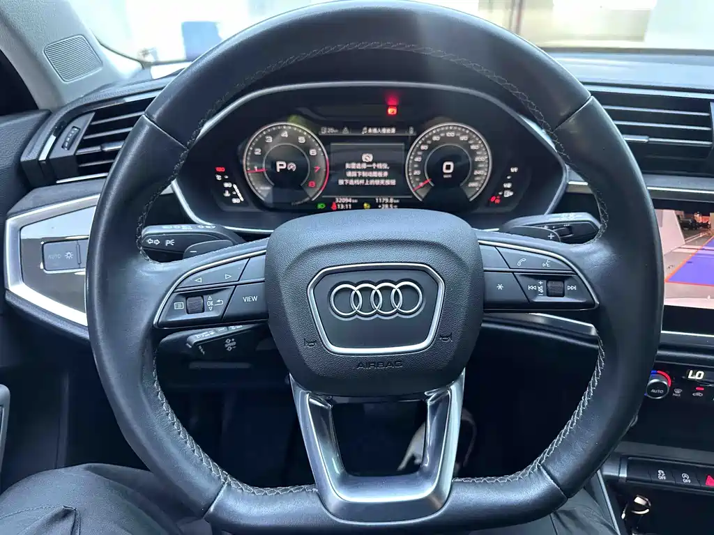 Audi Q3 2023 — фото 15