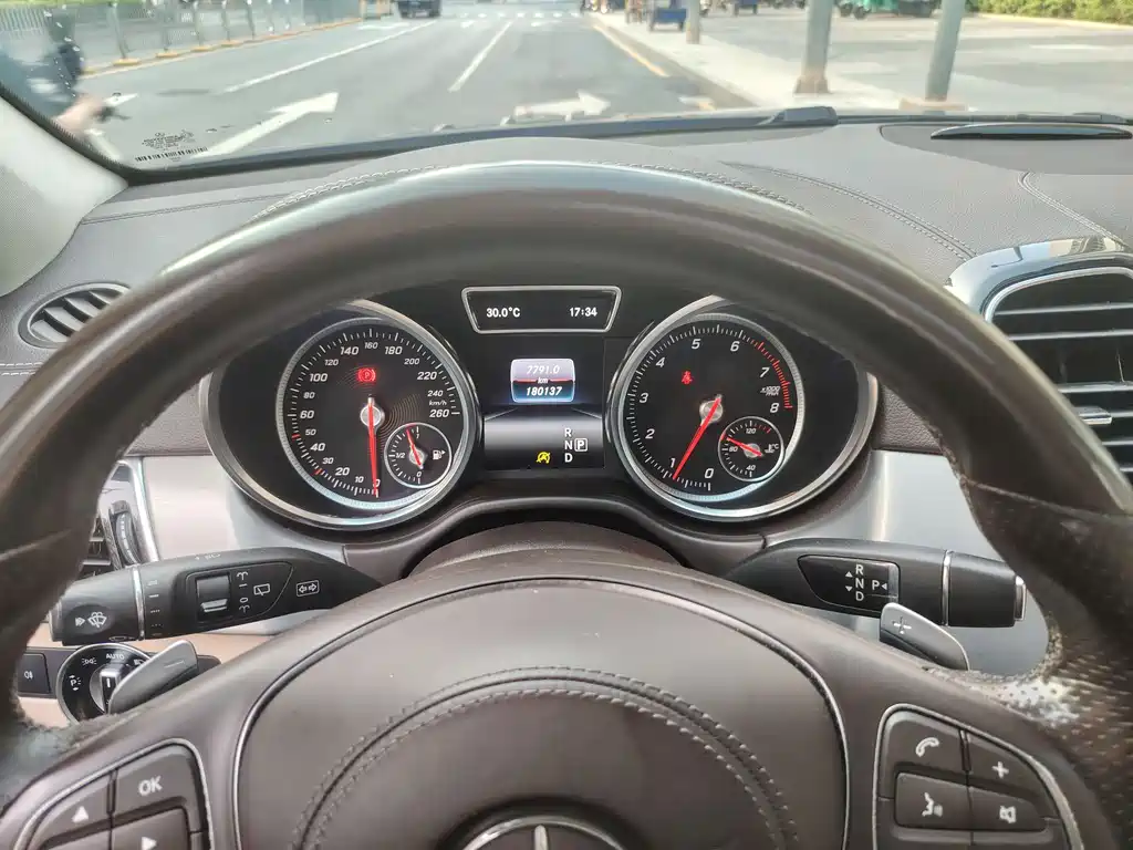 Mercedes-Benz GLS 2016 — фото 17