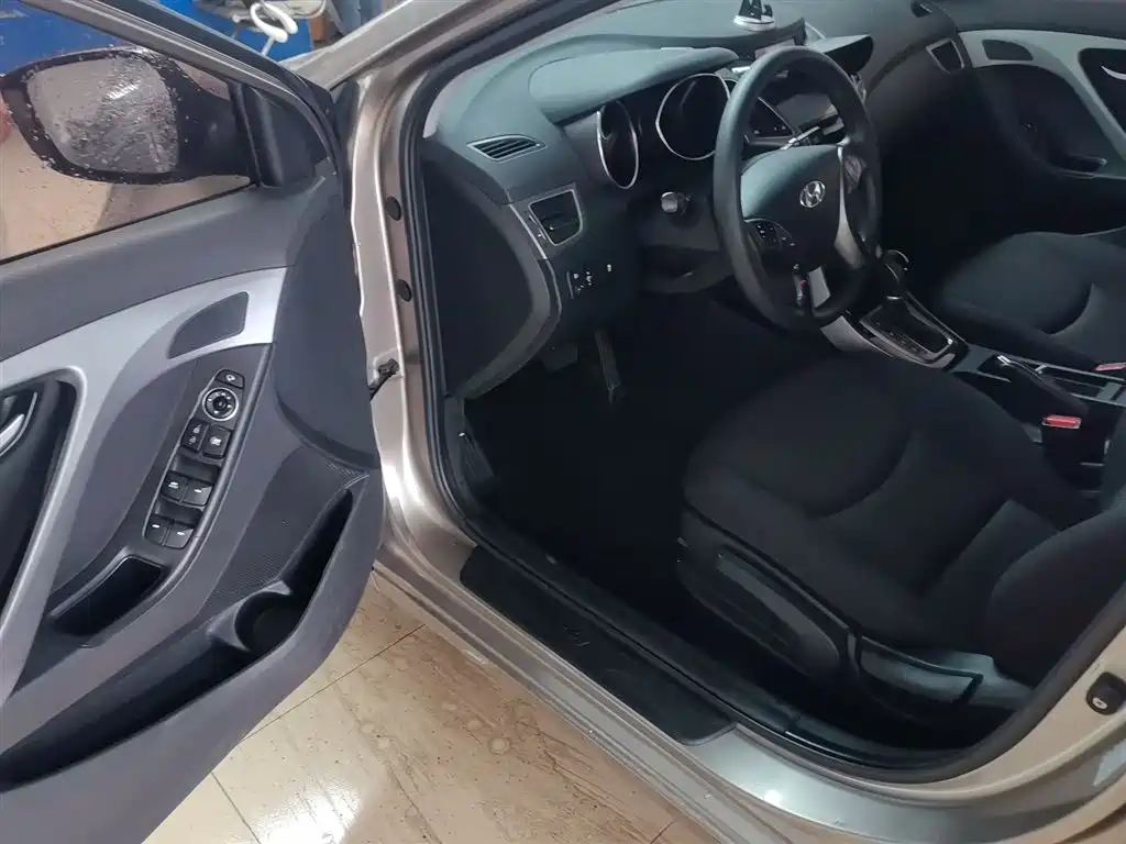 Hyundai Elantra Langdong 2017 — фото 16