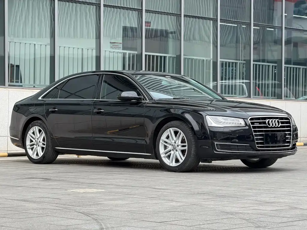 Audi A8 2017 — фото 3