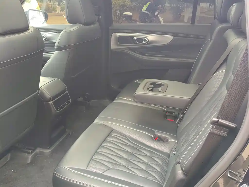 GAC Motor Trumpchi GS8 2023 — фото 19