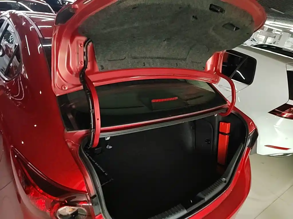 Mazda 3 Axela 2019 — фото 19