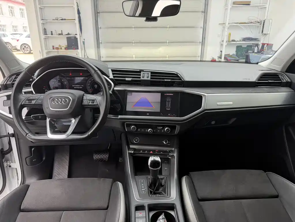 Audi Q3 2022 — фото 14