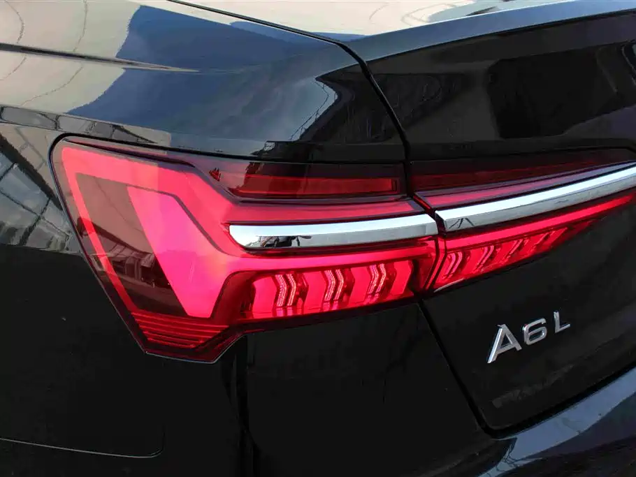 Audi A6L New Energy 2022 — фото 13