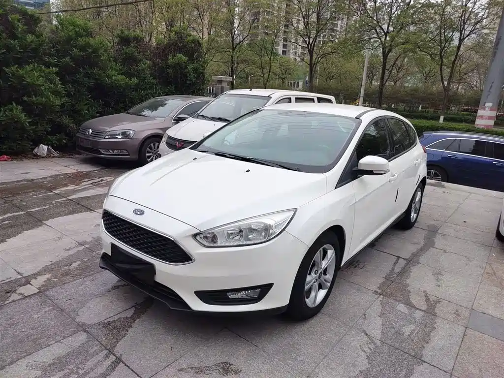 Ford Focus 2017 — фото 1