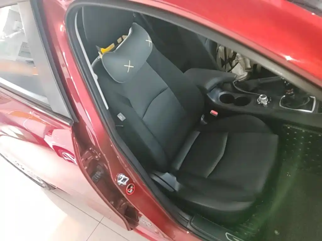 Mazda 3 Axela 2019 — фото 25