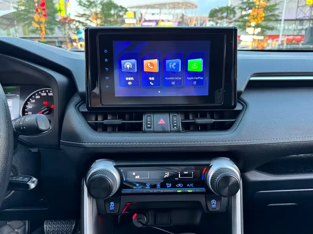 Toyota RAV4 2023 — фото 22
